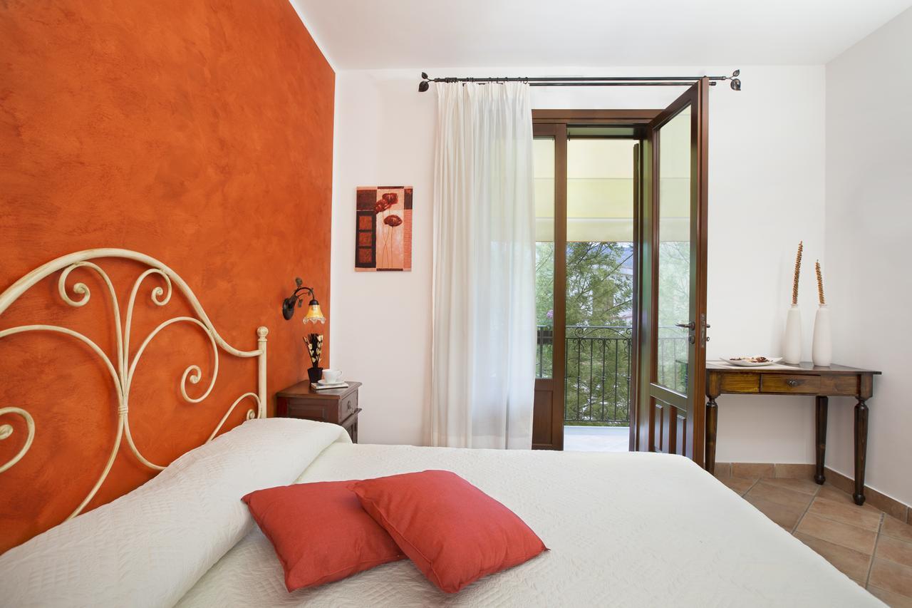 Hotel Cala Di Ponente Castelluzzo Exterior foto